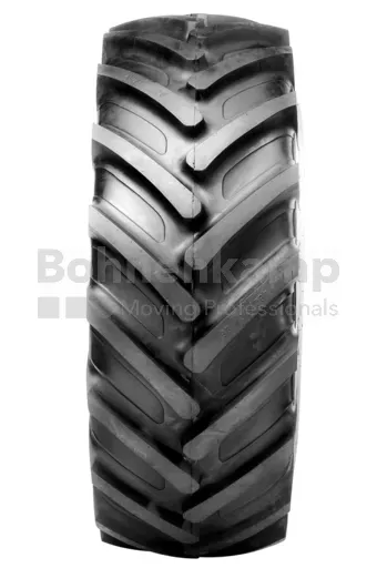 Pneu 320 / 65 R 16, 370
