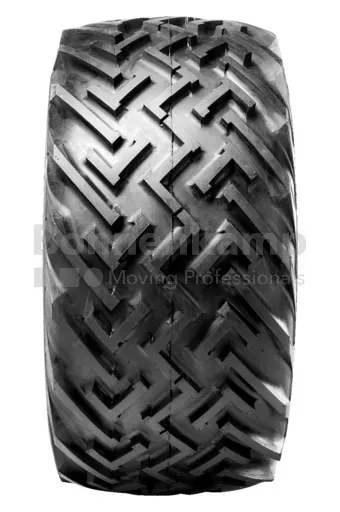 Pneu 31 x 15.50 - 15, 221