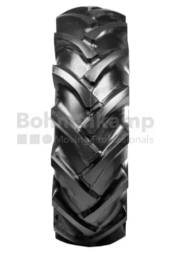 Pneu 12.4 - 24, TR 135